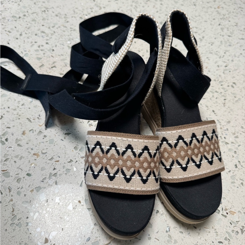 UGG Women's Abbot Ankle-Tie Espadrille Platform Wedge Sandals - Picture 5 of 9